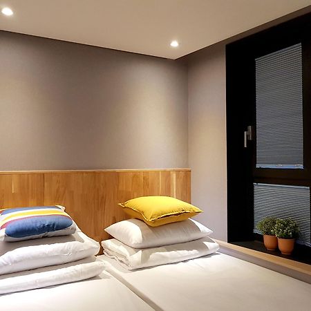 Hostel Cleo Seoul Hongdae מראה חיצוני תמונה