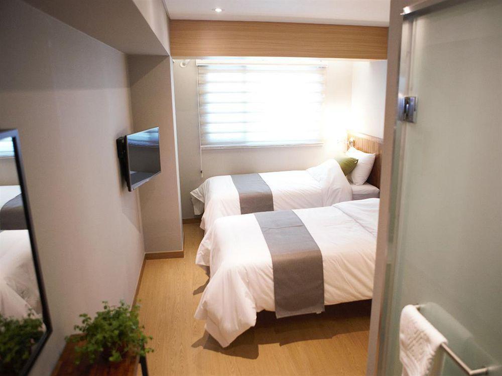 Hostel Cleo Seoul Hongdae מראה חיצוני תמונה